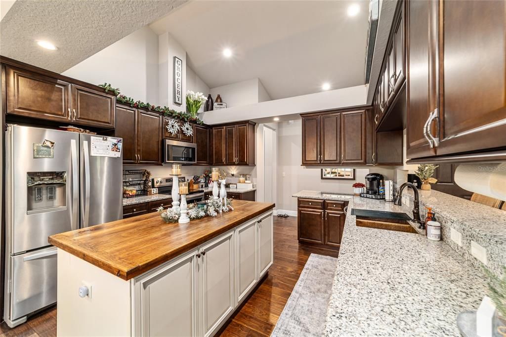 En Venta: $825,000 (3 camas, 2 baños, 1924 Pies cuadrados)