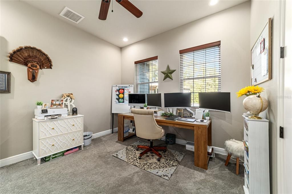 En Venta: $825,000 (3 camas, 2 baños, 1924 Pies cuadrados)