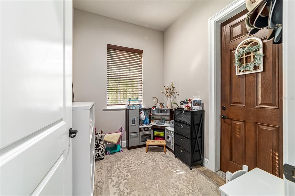 En Venta: $825,000 (3 camas, 2 baños, 1924 Pies cuadrados)