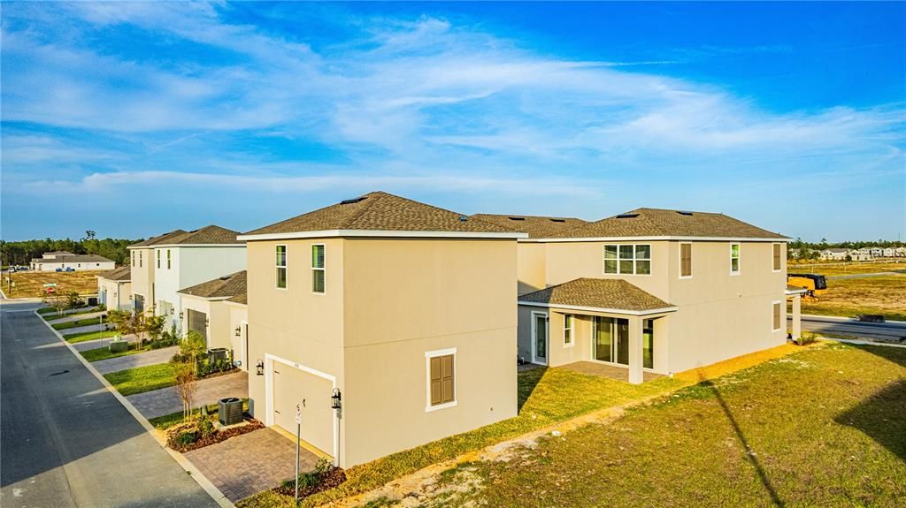 出租: $3,500 (5 贝兹, 3 浴室, 2200 平方英尺)