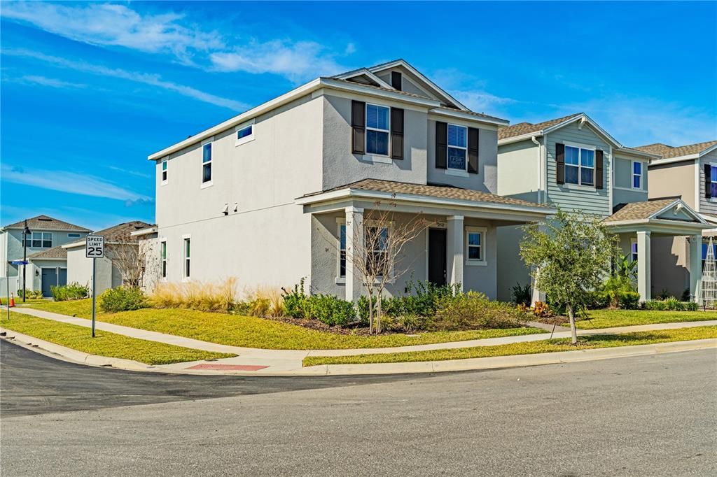 出租: $3,500 (5 贝兹, 3 浴室, 2200 平方英尺)