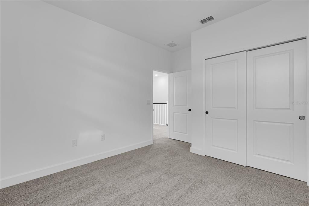 出租: $3,500 (5 贝兹, 3 浴室, 2200 平方英尺)