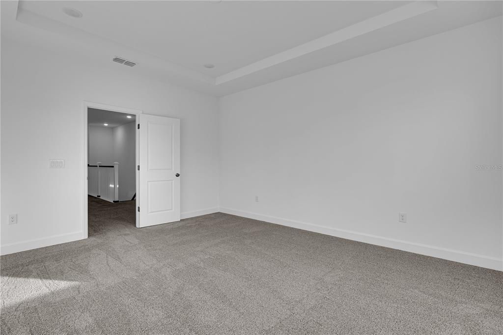 出租: $3,500 (5 贝兹, 3 浴室, 2200 平方英尺)