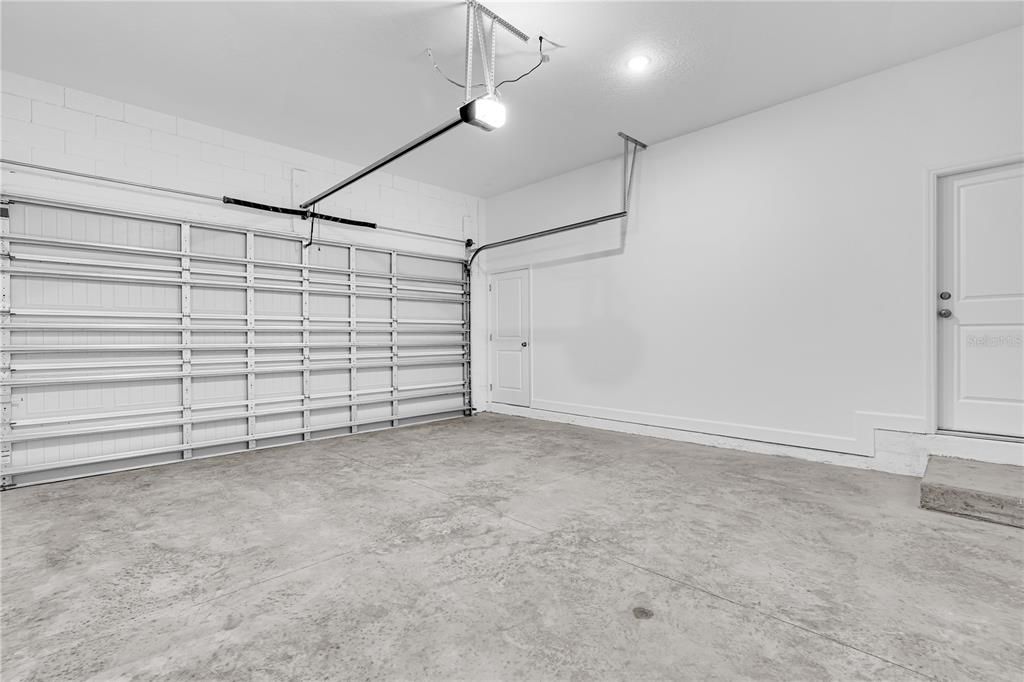 出租: $3,500 (5 贝兹, 3 浴室, 2200 平方英尺)