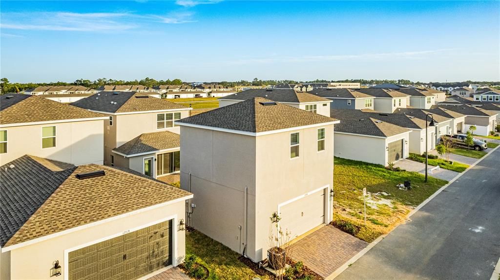 出租: $3,500 (5 贝兹, 3 浴室, 2200 平方英尺)