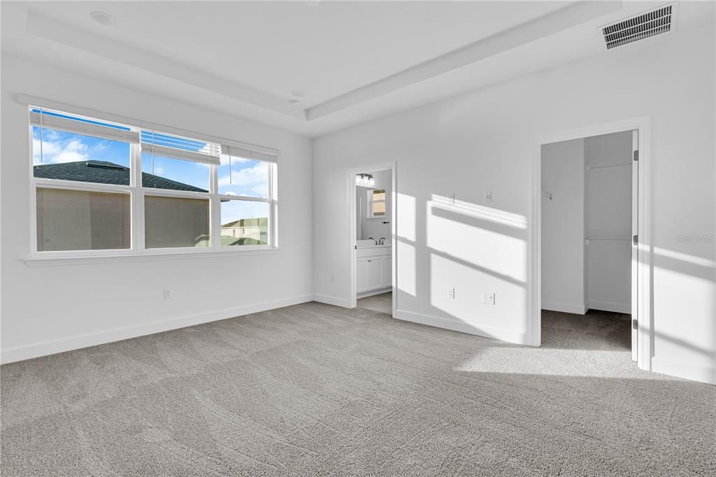 出租: $3,500 (5 贝兹, 3 浴室, 2200 平方英尺)