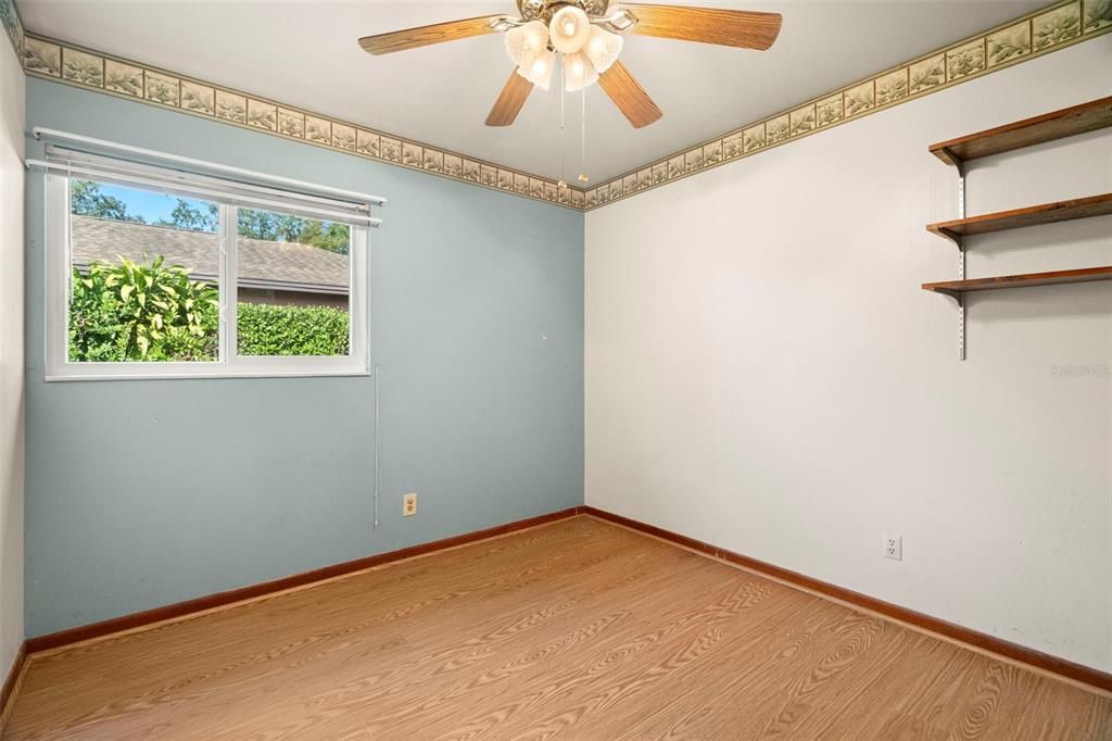 На продажу: $299,900 (3 спален, 1 ванн, 1424 Квадратных фут)