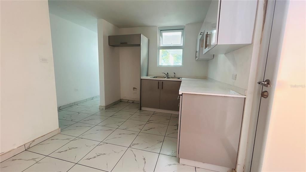 На продажу: $205,000 (3 спален, 2 ванн, 1085 Квадратных фут)