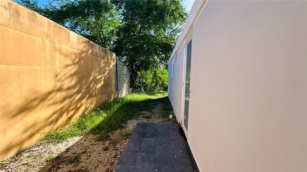 На продажу: $205,000 (3 спален, 2 ванн, 1085 Квадратных фут)