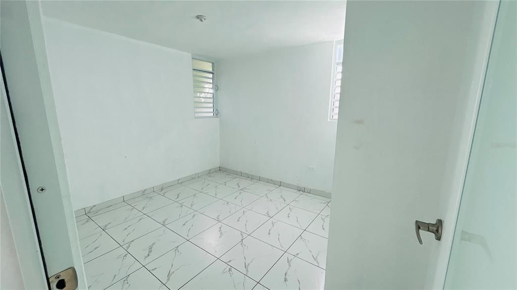 На продажу: $205,000 (3 спален, 2 ванн, 1085 Квадратных фут)