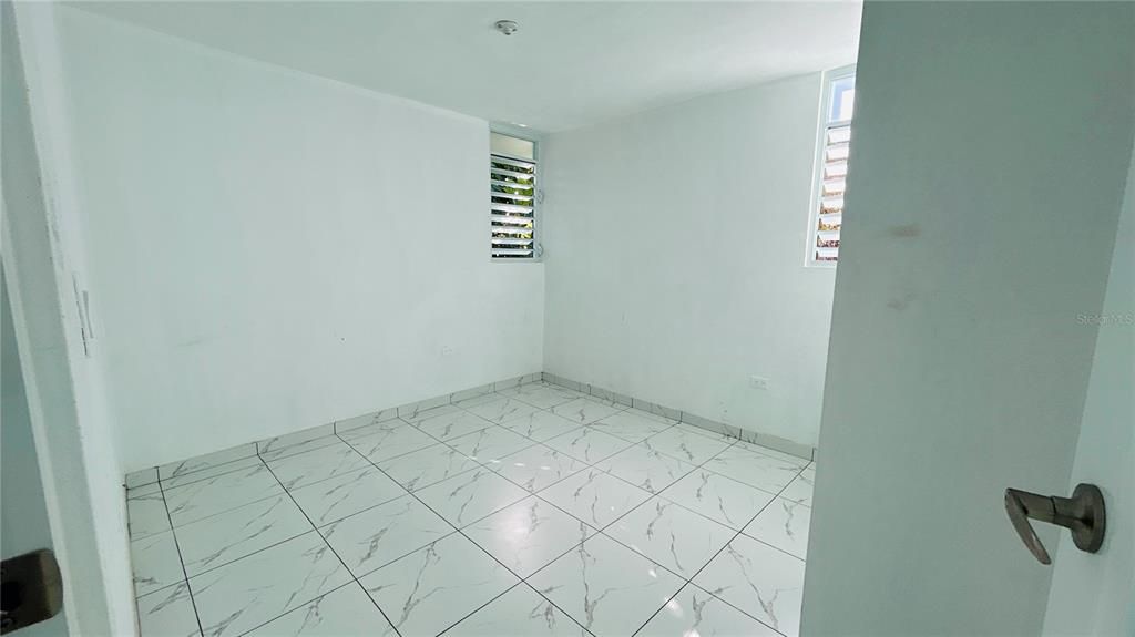 На продажу: $205,000 (3 спален, 2 ванн, 1085 Квадратных фут)