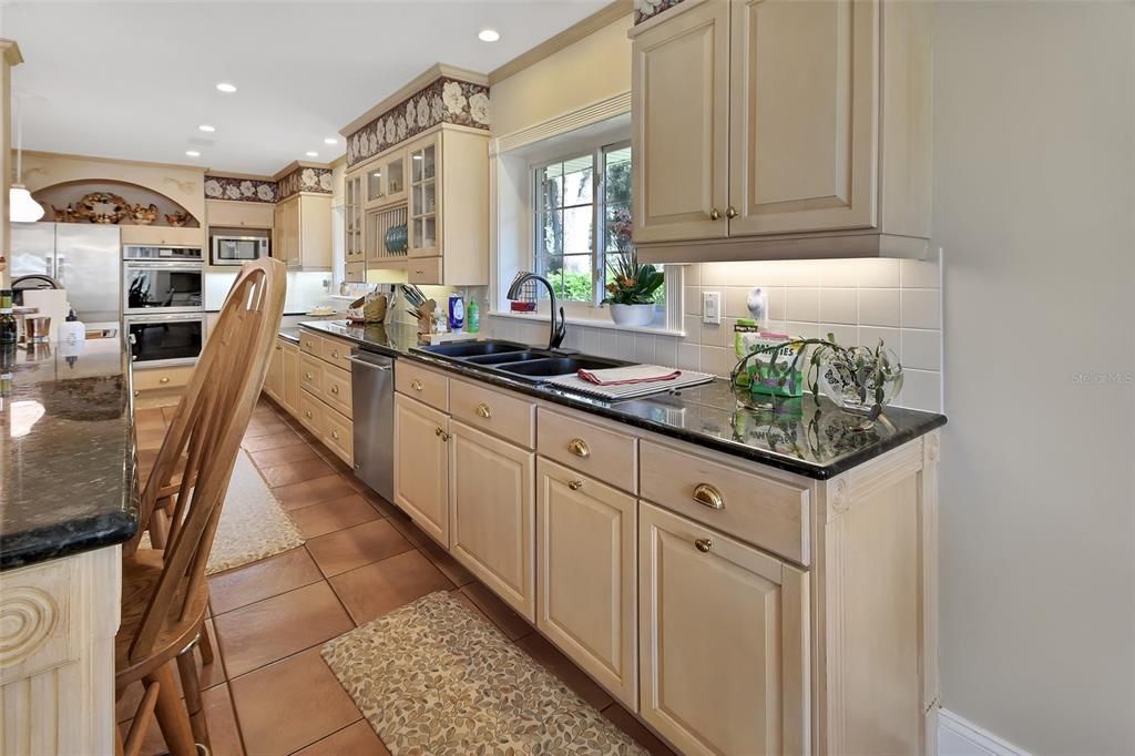 На продажу: $1,450,000 (6 спален, 6 ванн, 5587 Квадратных фут)