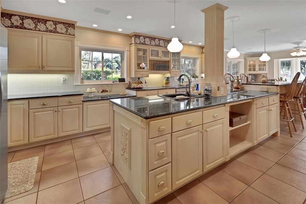 На продажу: $1,450,000 (6 спален, 6 ванн, 5587 Квадратных фут)