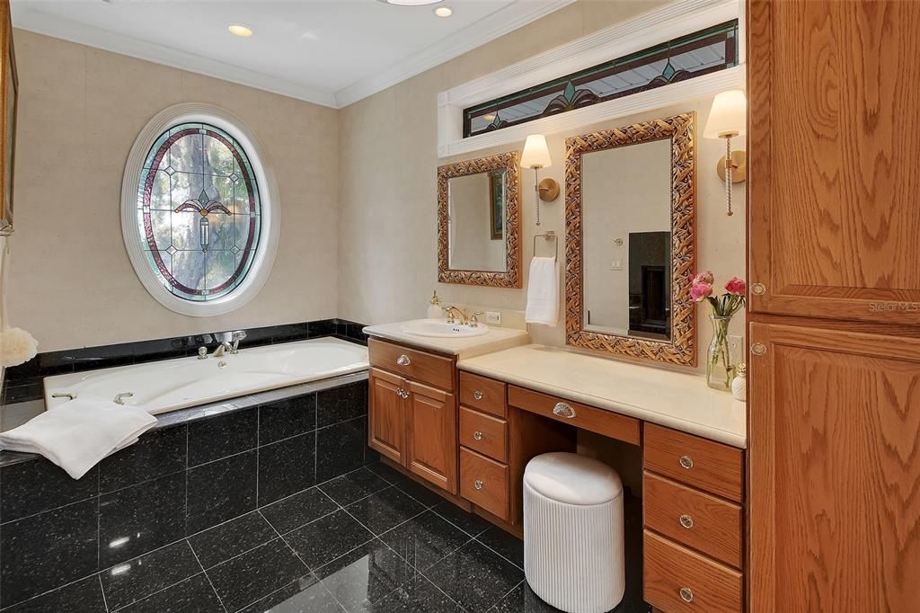 На продажу: $1,450,000 (6 спален, 6 ванн, 5587 Квадратных фут)