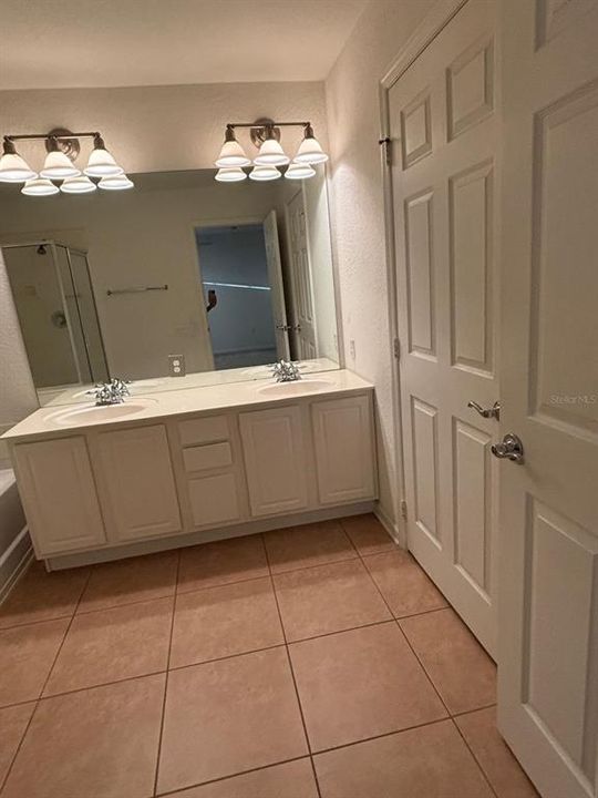 For Sale: $375,000 (2 beds, 3 baths, 2059 Square Feet)