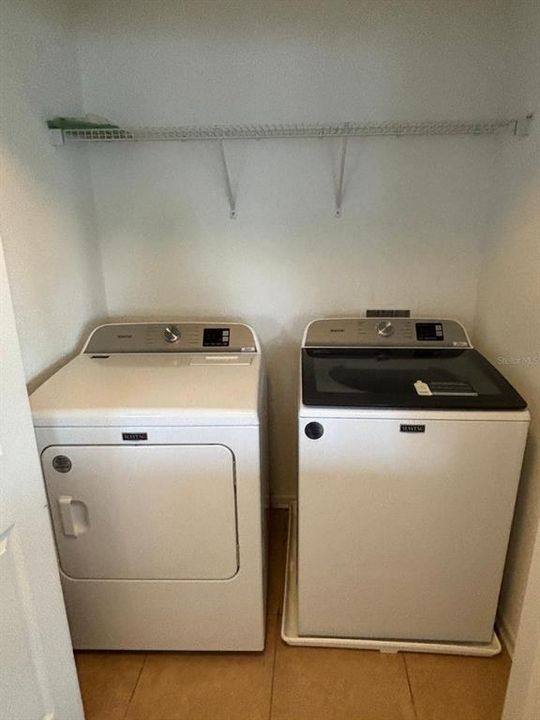 For Sale: $375,000 (2 beds, 3 baths, 2059 Square Feet)