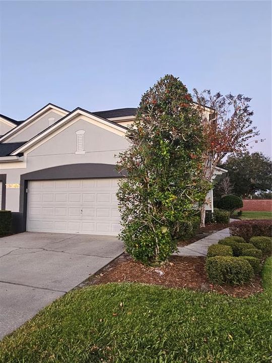 For Sale: $375,000 (2 beds, 3 baths, 2059 Square Feet)