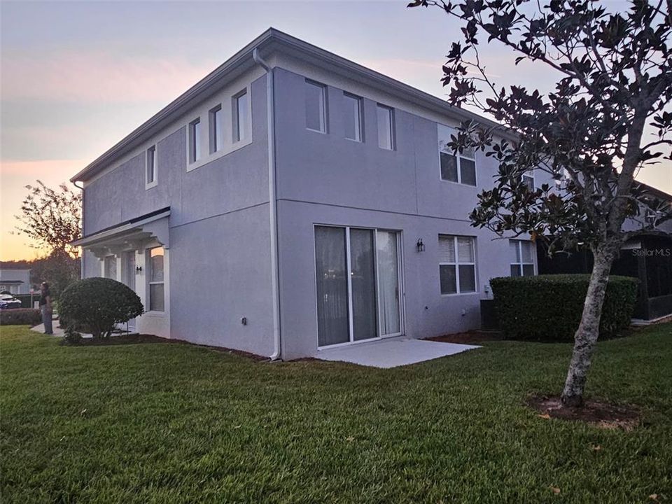 For Sale: $375,000 (2 beds, 3 baths, 2059 Square Feet)