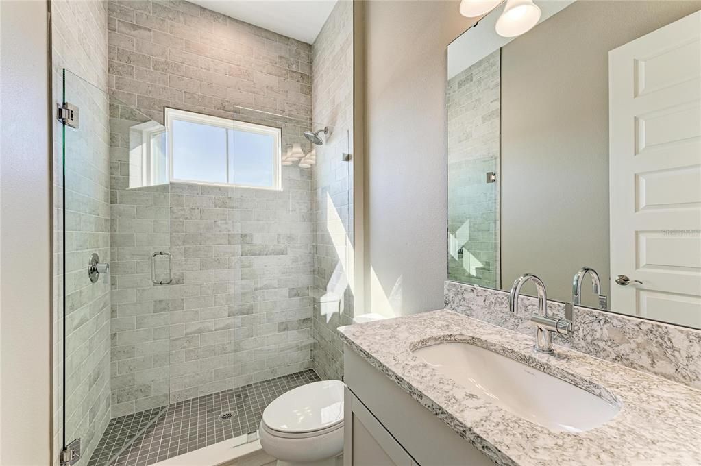 待售: $749,990 (4 贝兹, 3 浴室, 2562 平方英尺)