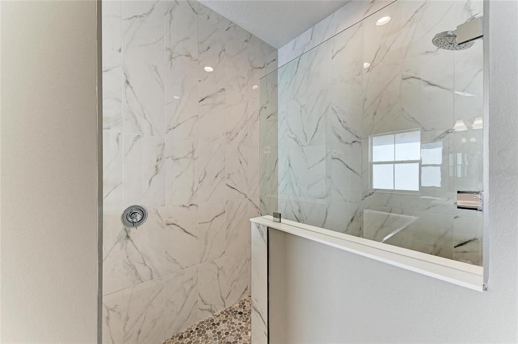 待售: $749,990 (4 贝兹, 3 浴室, 2562 平方英尺)