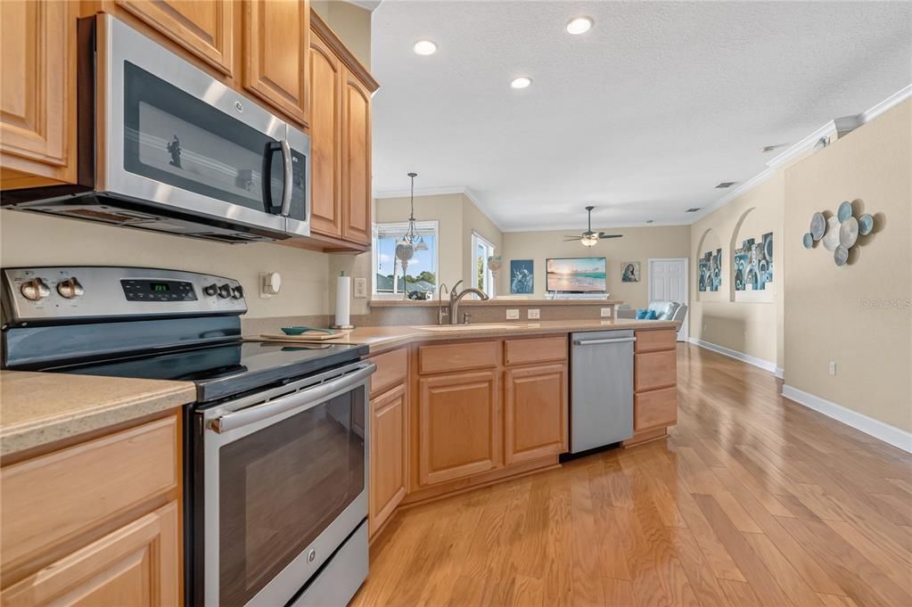 En Venta: $485,000 (4 camas, 3 baños, 2418 Pies cuadrados)