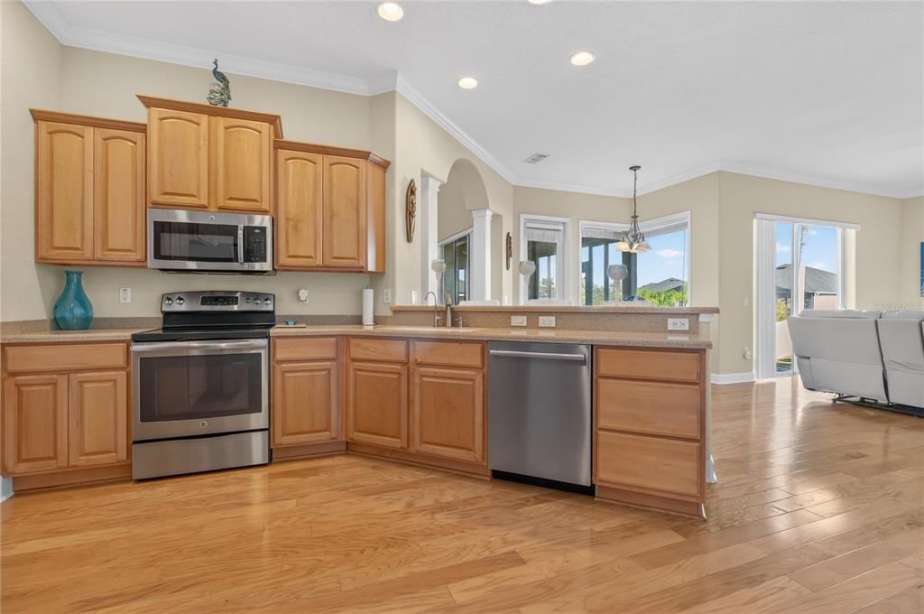 En Venta: $485,000 (4 camas, 3 baños, 2418 Pies cuadrados)