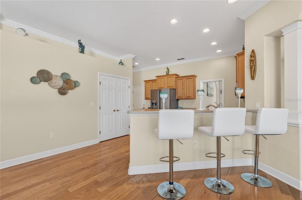 En Venta: $485,000 (4 camas, 3 baños, 2418 Pies cuadrados)