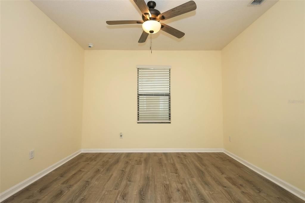 En Venta: $385,000 (4 camas, 2 baños, 1918 Pies cuadrados)