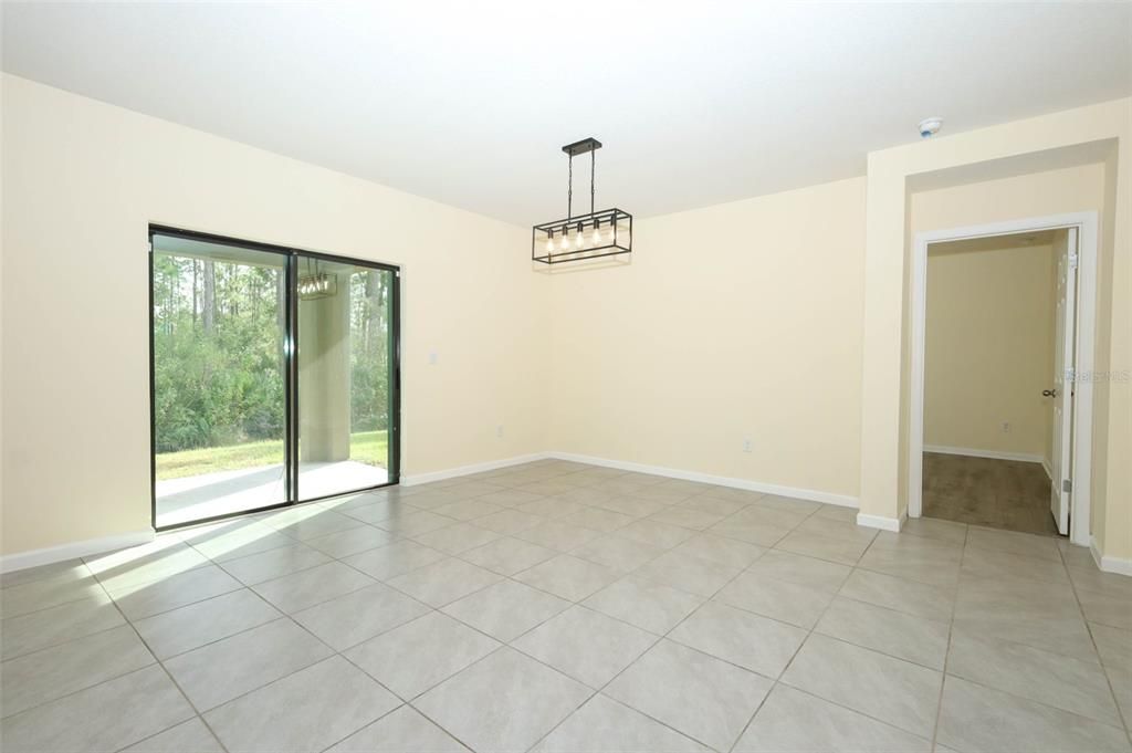 En Venta: $385,000 (4 camas, 2 baños, 1918 Pies cuadrados)