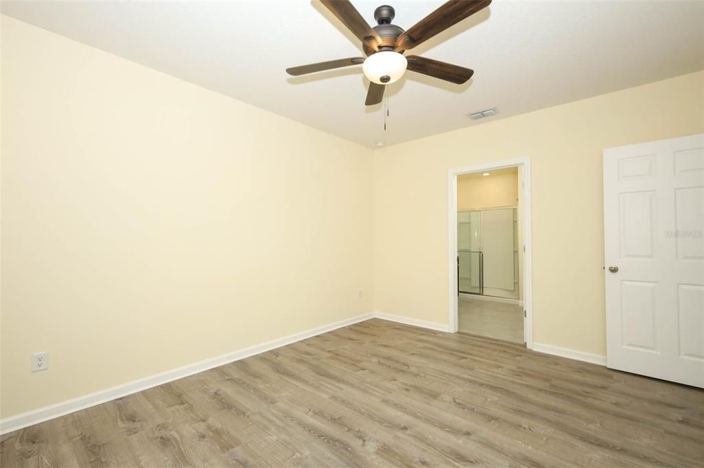 En Venta: $385,000 (4 camas, 2 baños, 1918 Pies cuadrados)