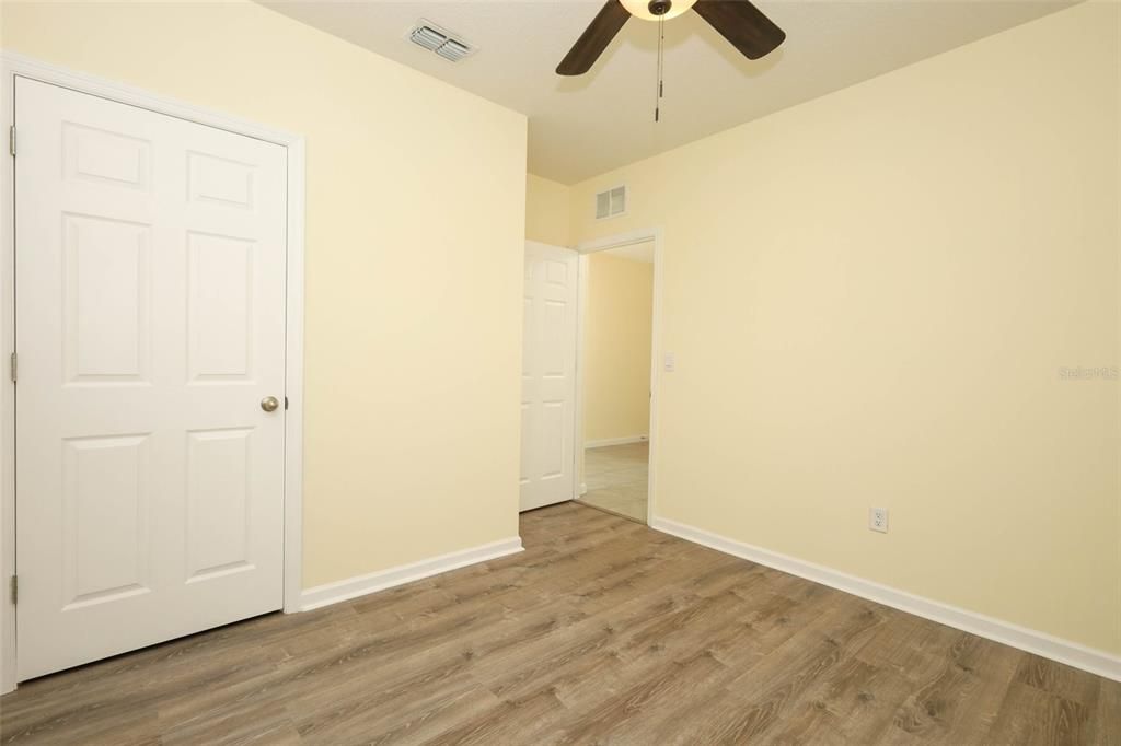 En Venta: $385,000 (4 camas, 2 baños, 1918 Pies cuadrados)