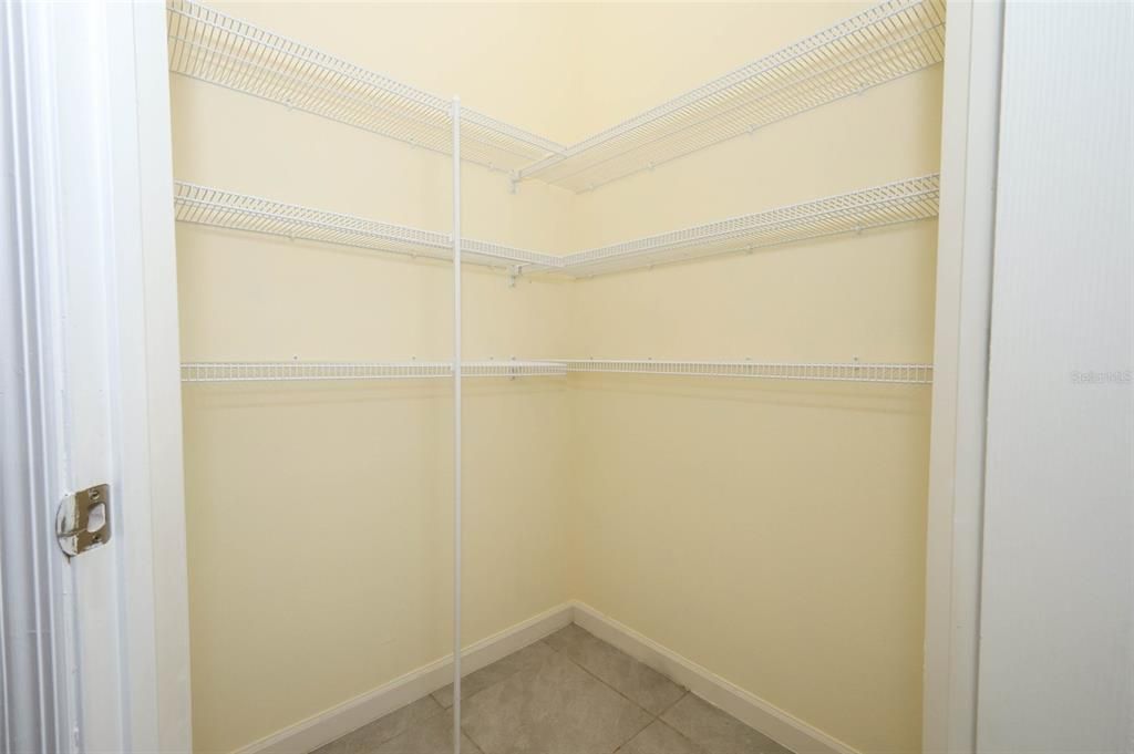 En Venta: $385,000 (4 camas, 2 baños, 1918 Pies cuadrados)