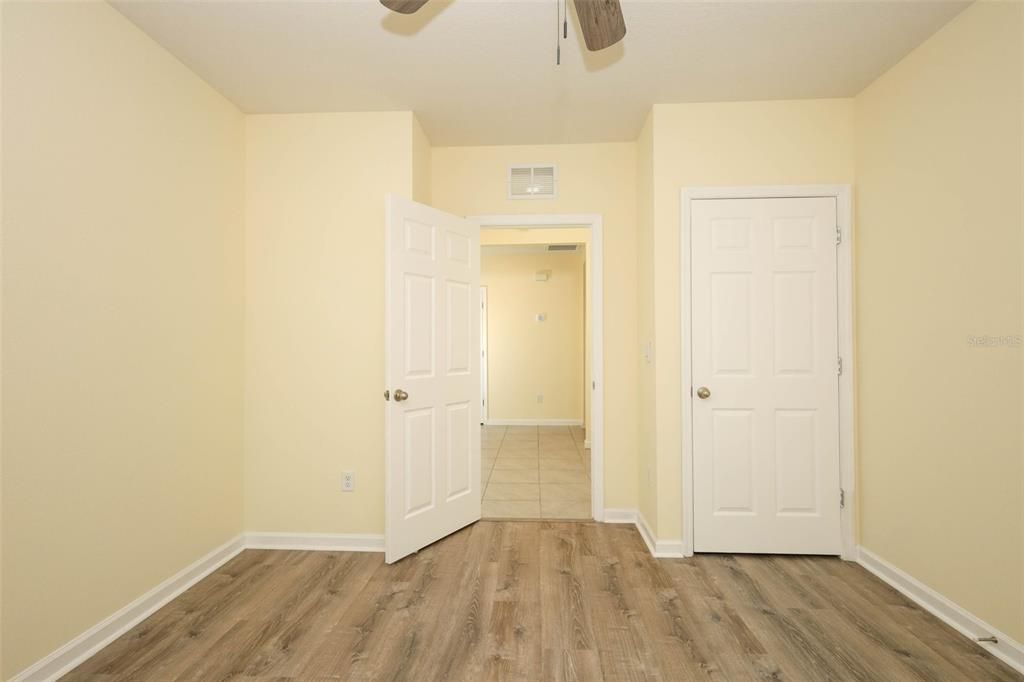 En Venta: $385,000 (4 camas, 2 baños, 1918 Pies cuadrados)