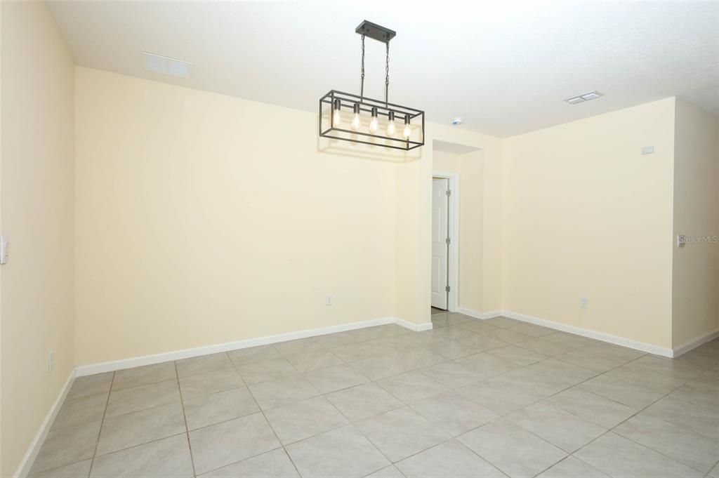 En Venta: $385,000 (4 camas, 2 baños, 1918 Pies cuadrados)