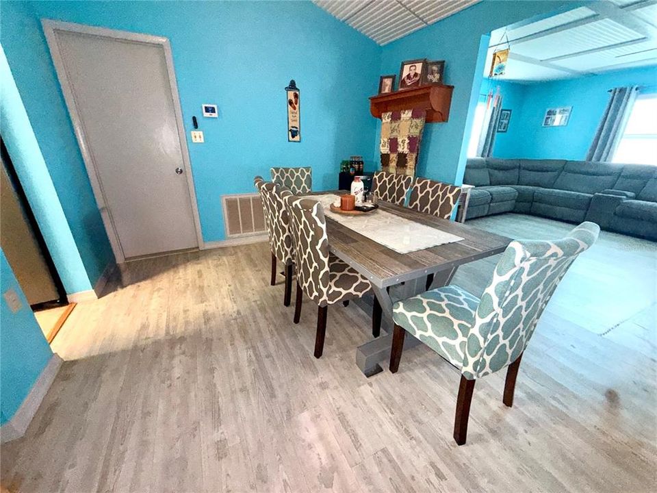 На продажу: $260,000 (3 спален, 2 ванн, 1499 Квадратных фут)