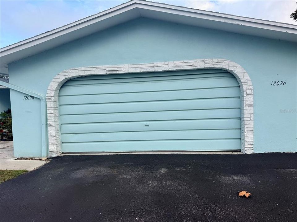 For Sale: $95,000 (1 beds, 1 baths, 779 Square Feet)