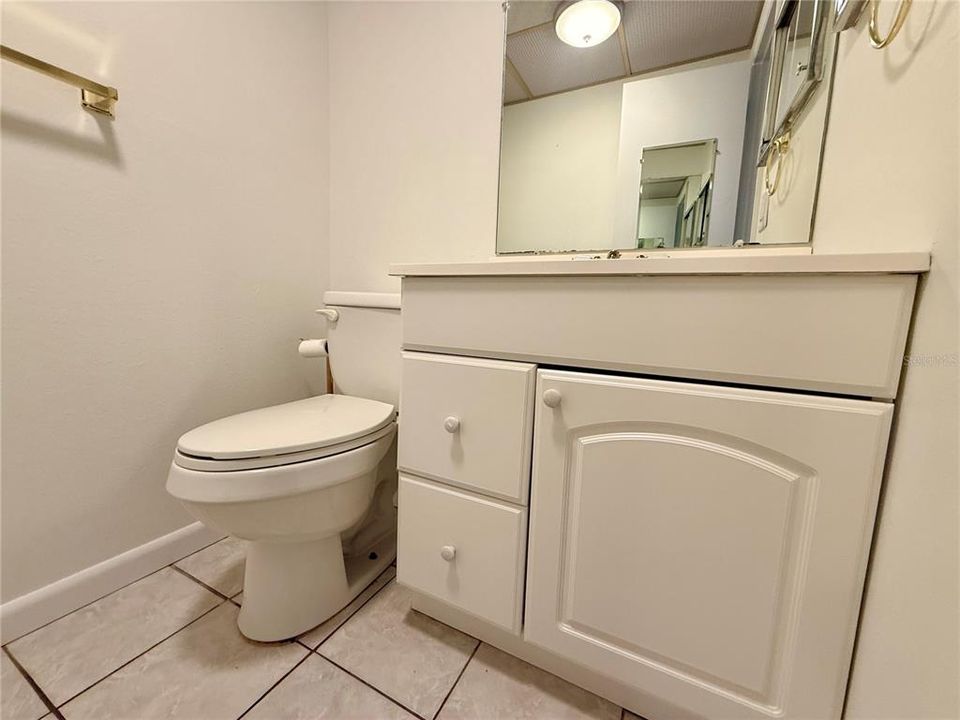 For Sale: $95,000 (1 beds, 1 baths, 779 Square Feet)