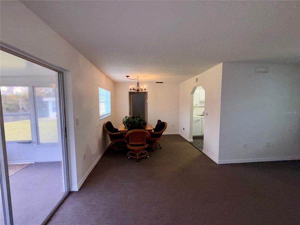 For Sale: $95,000 (1 beds, 1 baths, 779 Square Feet)