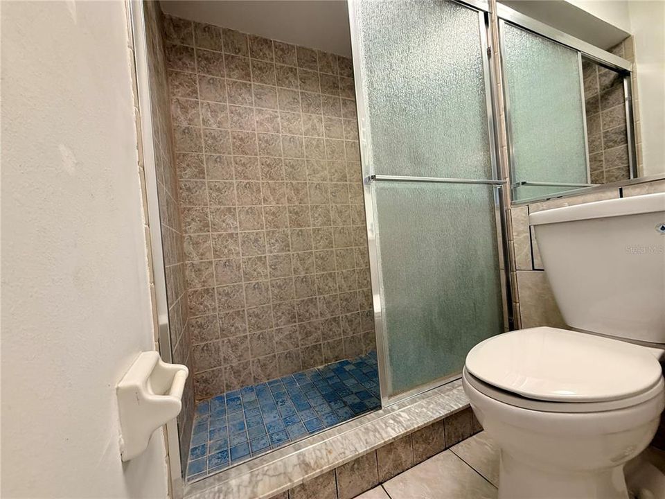 For Sale: $95,000 (1 beds, 1 baths, 779 Square Feet)