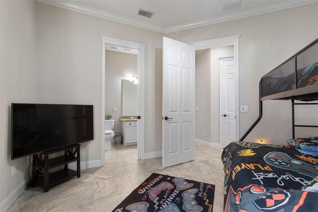 For Rent: $7,500 (5 beds, 4 baths, 4122 Square Feet)