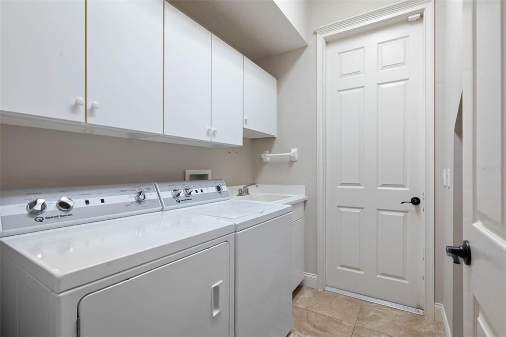 For Rent: $7,500 (5 beds, 4 baths, 4122 Square Feet)