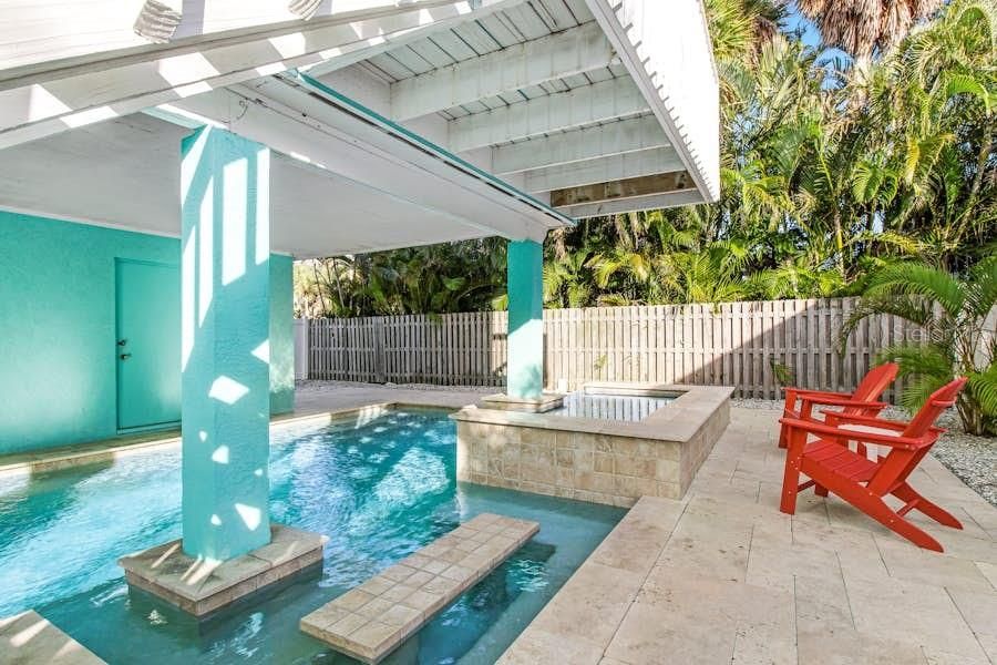 For Rent: $2,900 (2 beds, 1 baths, 780 Square Feet)