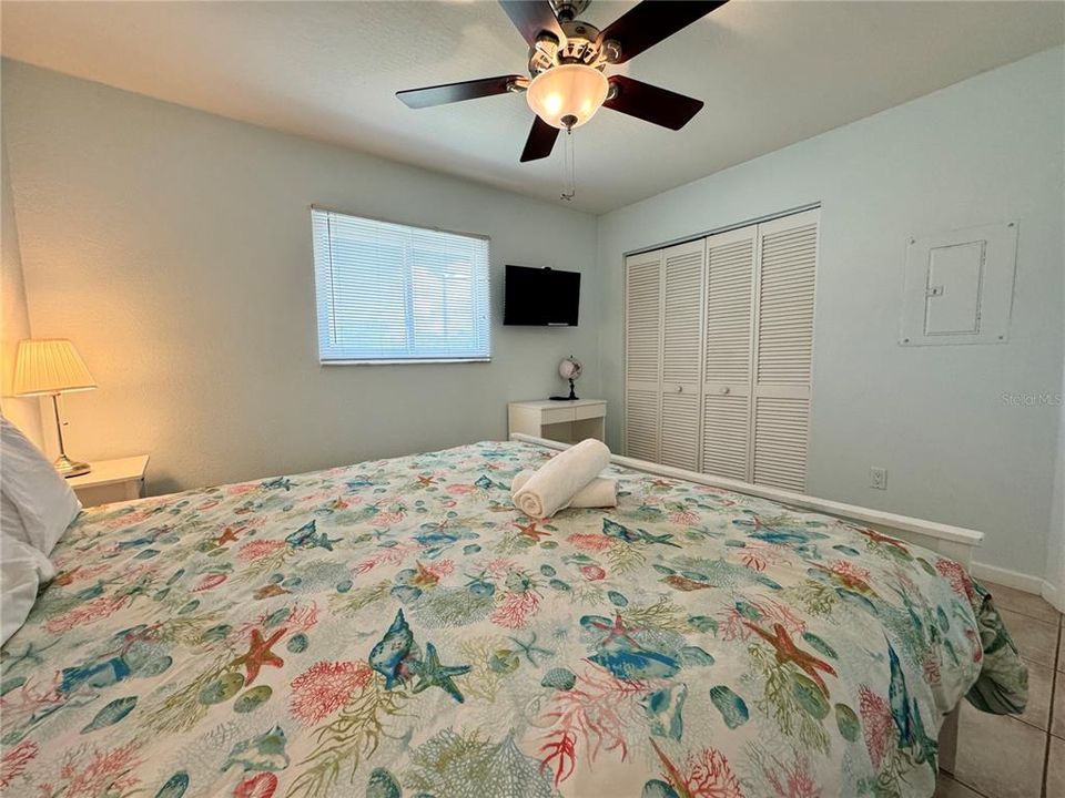 For Rent: $2,900 (2 beds, 1 baths, 780 Square Feet)