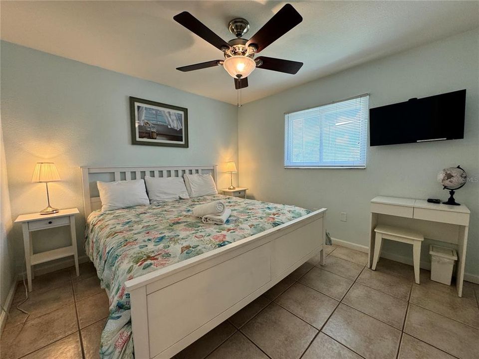 For Rent: $2,900 (2 beds, 1 baths, 780 Square Feet)