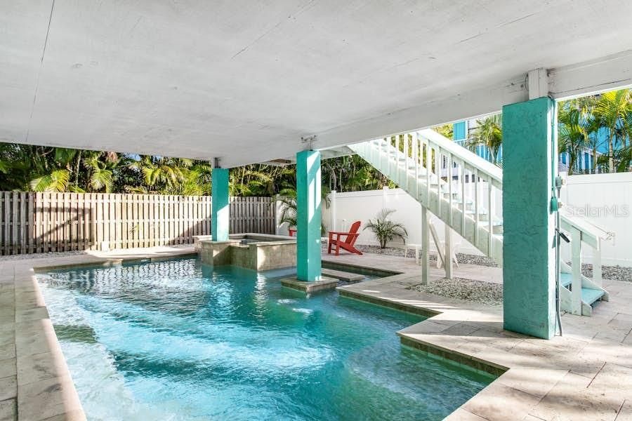 For Rent: $2,900 (2 beds, 1 baths, 780 Square Feet)