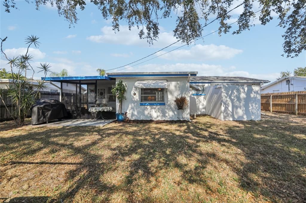 На продажу: $210,000 (2 спален, 1 ванн, 990 Квадратных фут)