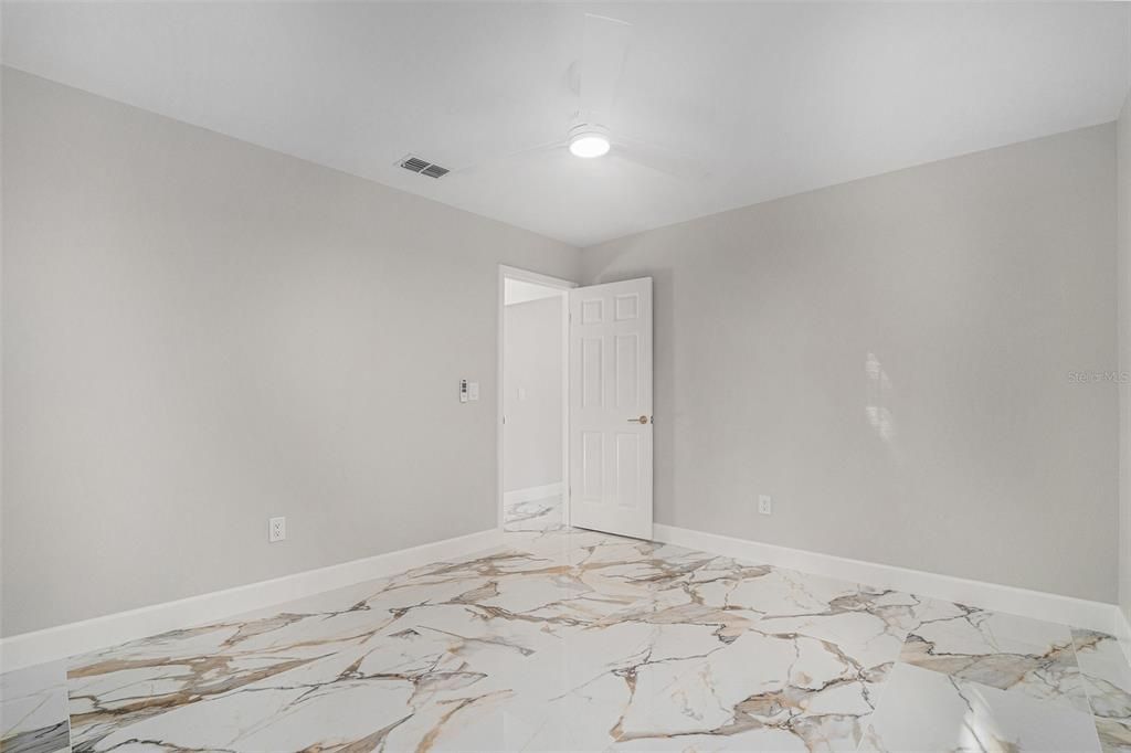 待售: $234,900 (3 贝兹, 1 浴室, 1228 平方英尺)