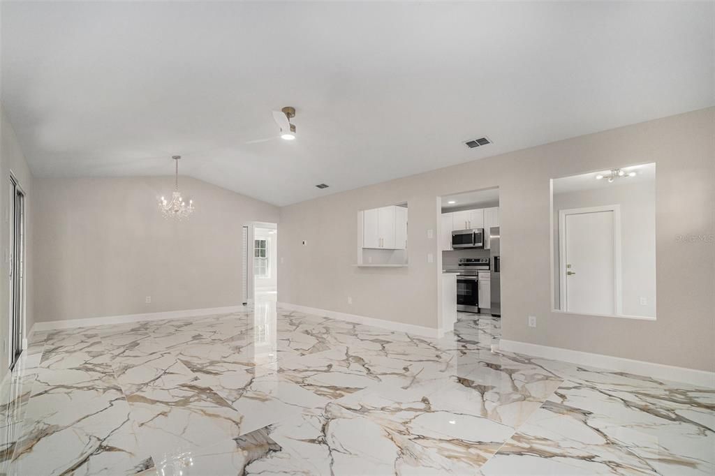 待售: $234,900 (3 贝兹, 1 浴室, 1228 平方英尺)