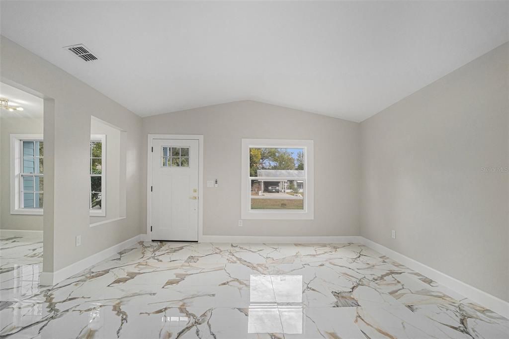 待售: $234,900 (3 贝兹, 1 浴室, 1228 平方英尺)