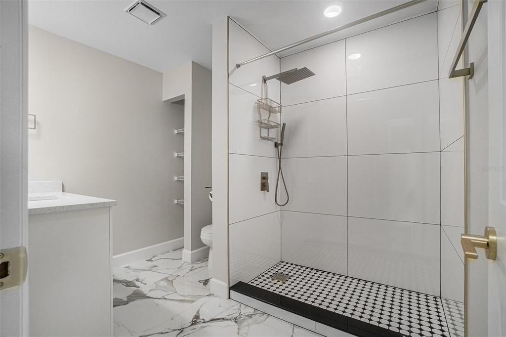 待售: $234,900 (3 贝兹, 1 浴室, 1228 平方英尺)